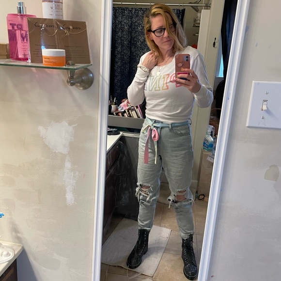 Meet your Posher, Robin! Welcome to my Closet! - Picture 9 of 15